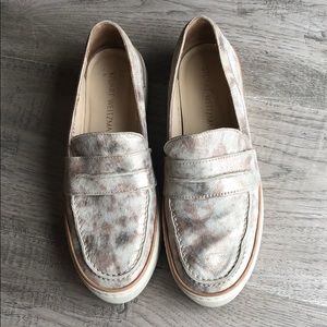 STUART WEITZMAN METALLIC SLIDES